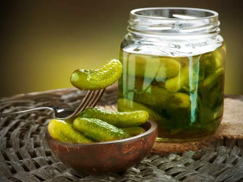 خرید و قیمت خیارشور شیشه ای همدان + فروش صادراتی